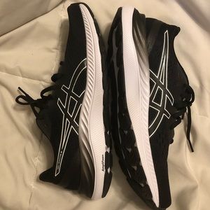 ASICS Gel Excite 8 Women’s Running Shoes Size 9.5